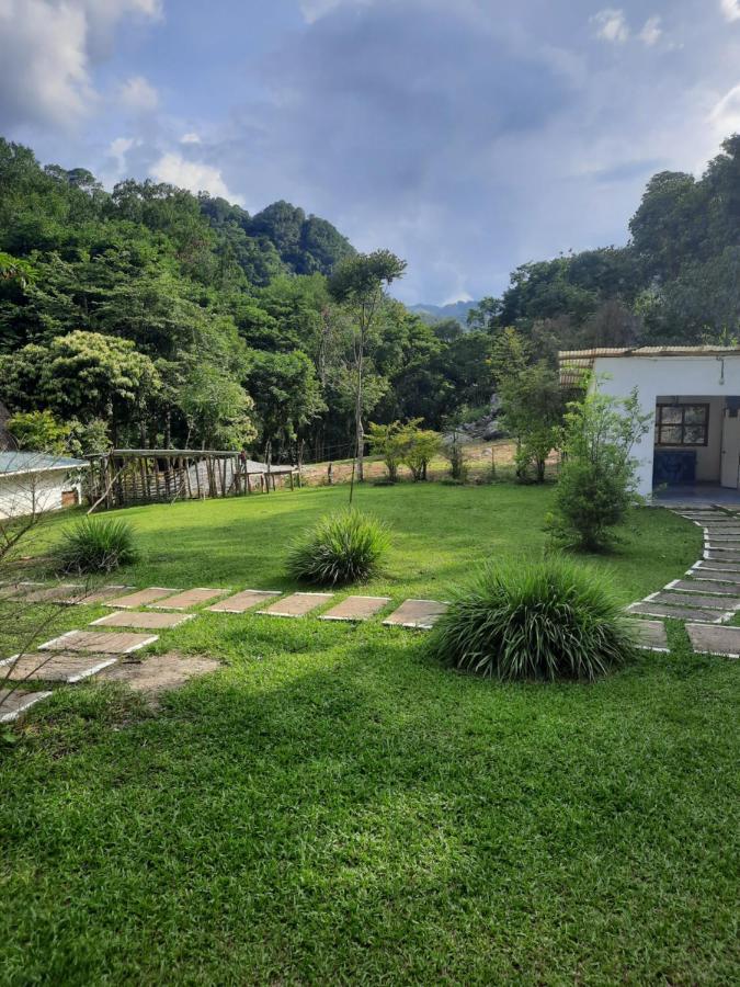 Pachamaya River Hostel Lanquín Exteriör bild