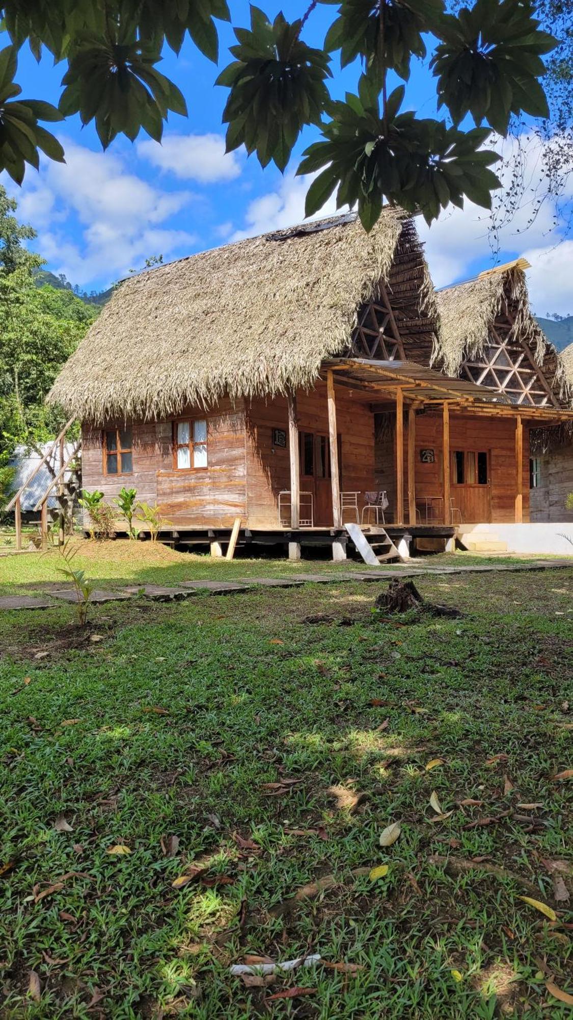 Pachamaya River Hostel Lanquín Exteriör bild
