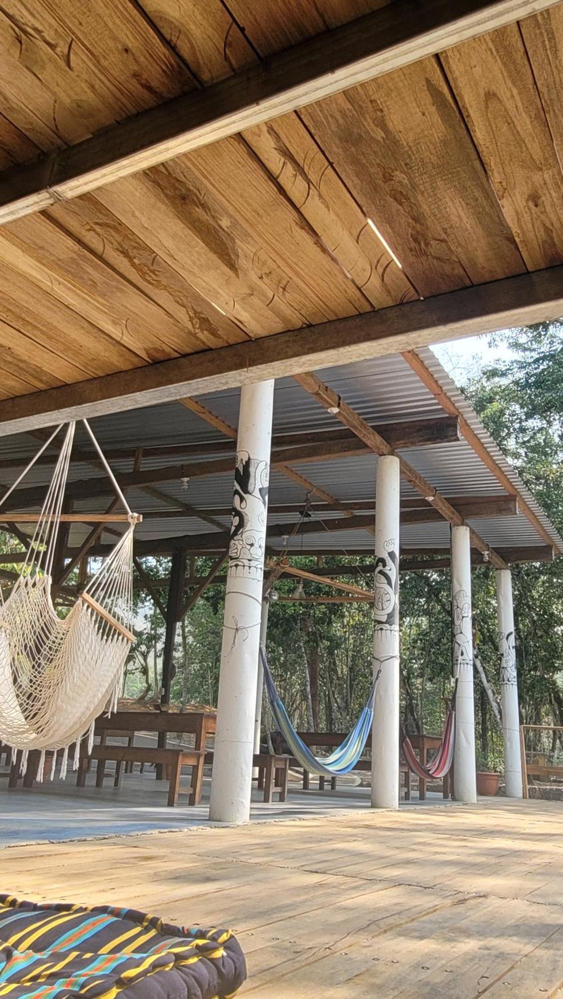 Pachamaya River Hostel Lanquín Exteriör bild
