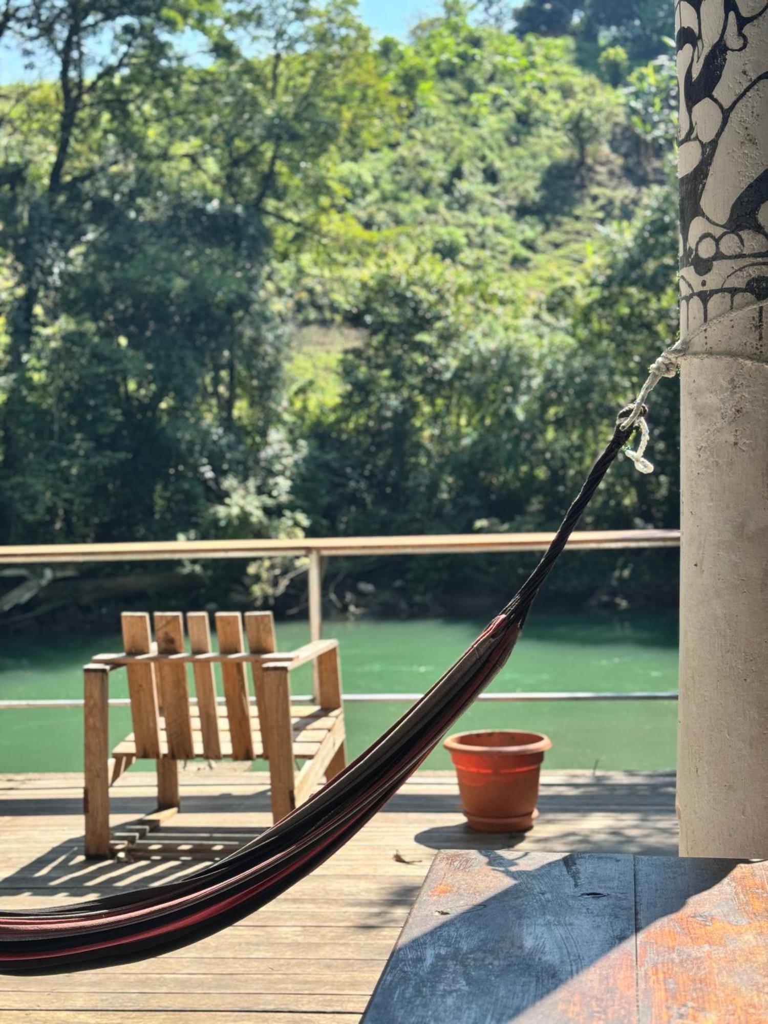 Pachamaya River Hostel Lanquín Exteriör bild