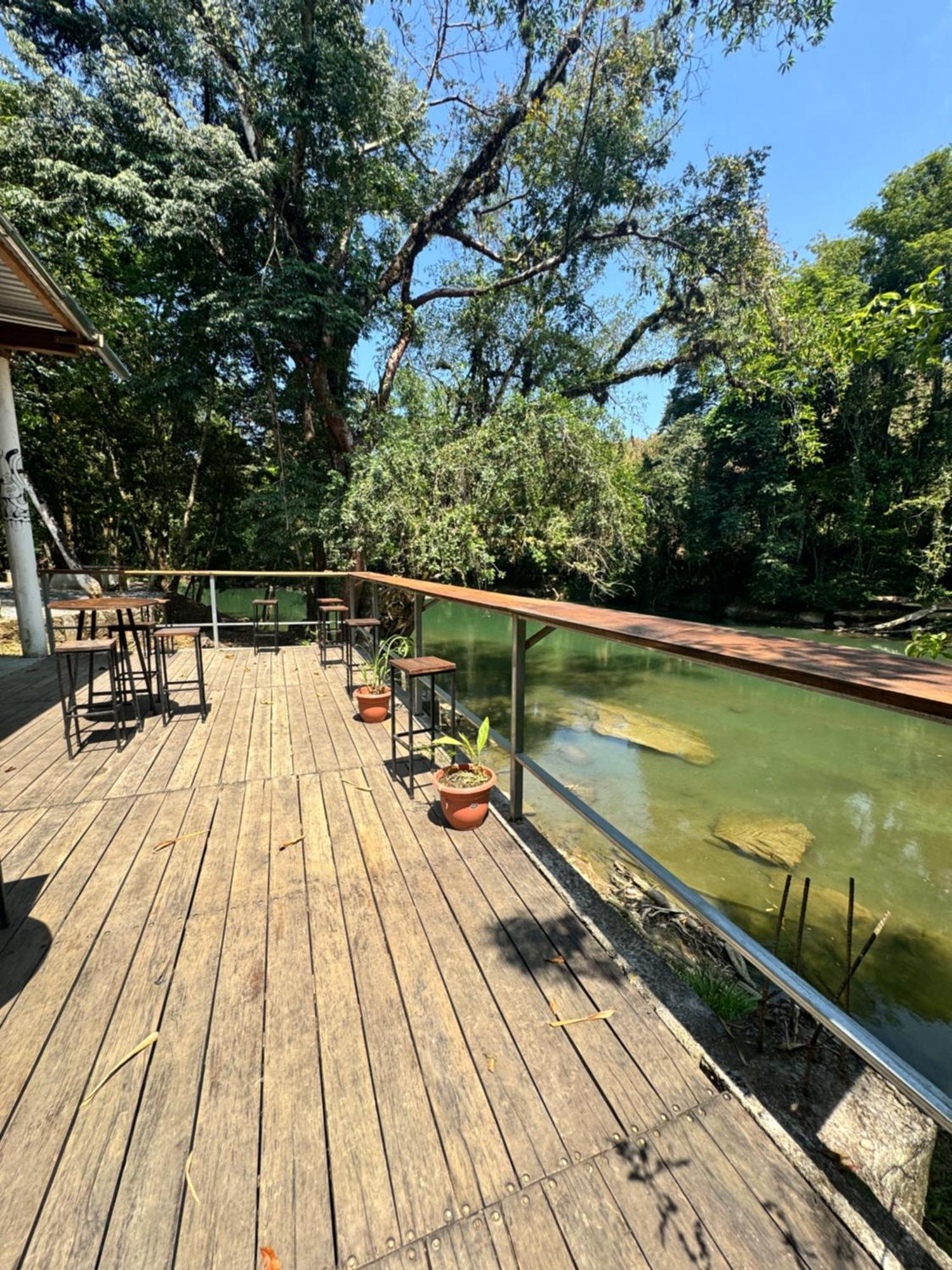 Pachamaya River Hostel Lanquín Exteriör bild